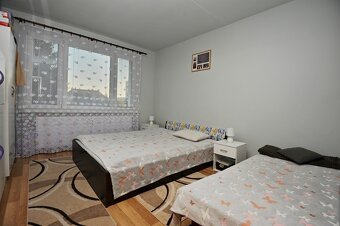 Veľký 4 izbový byt s balkónom - Na predaj - 4