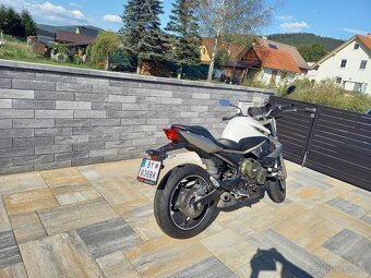 Yamaha xj6 - 4