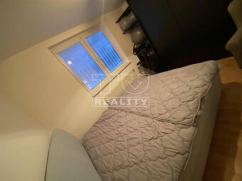 2-izbový byt s veľkou chodbou a samostatnou kuchyňou –... - 4