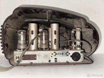 Starožitné bakelitové rádio Tesla Talisman 308U - 4