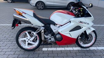 Honda VFR 800 vtec - 4