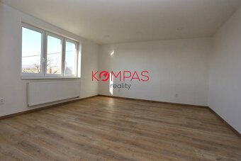 KOMPLETNE-NOVO PREROBENÝ DOM, STAČÍ SA IBA NASŤAHOVAŤ, HALIČ - 4