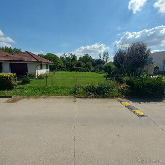 Na predaj stavebný pozemok s garážou v Šali – ulica Hrabová - 4