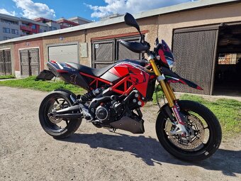 Aprilia Dorsoduro 900 - 4