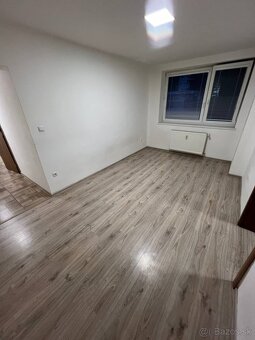 Na predaj 2 izbový byt kompletná rekonštrukcia Handlová - 4