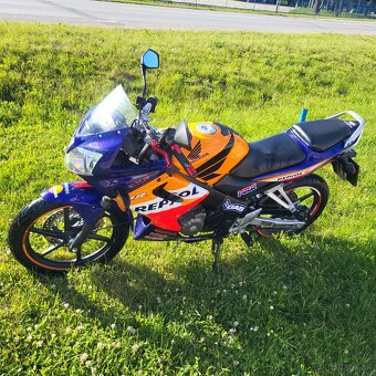 Honda CBR125 - 4