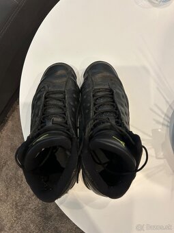 Jordan 13 Black Altitude - 4