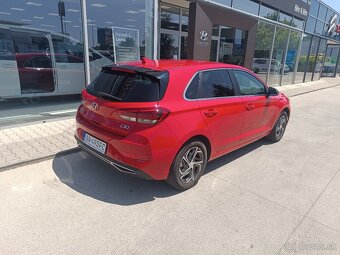 Hyundai i30 1.5i CVVT Play - 4