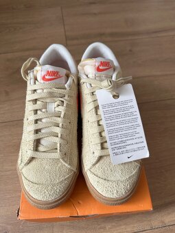 Nike. - 4