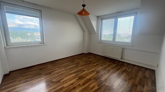 Ponúkame na dlhodobý prenájom 3-izbový byt v centre mesta - 4