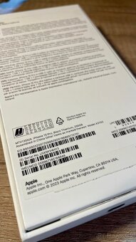 iPhone 15 pro 256 GB - 4