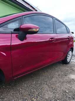 Ford fiesta - 4