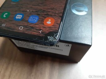 Samsung Galaxy S10e - 4