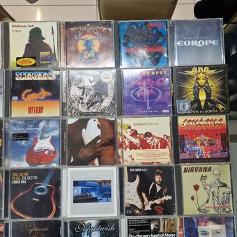 CD-čka...MANOWAR,DOORS,IN EXTREMO,DIMMU BORGIR,WISHBONE ASH, - 4