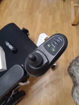 Elektrický invalidný vozík - 4