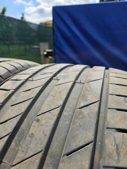 255/40 r19 letné - 4