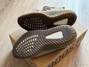 Yeezy Boost 350 V2 Sand Taupe 43 1/3 - Originál - 4