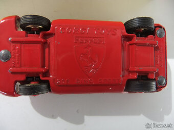 3xJAGUAR E a 2xFERRARI DINO od CORGI TOYS v 1:43 - 4