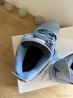 Jordan 4 University Blue - 4