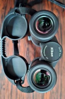 Nikon Monarch M7 10x30 - 4