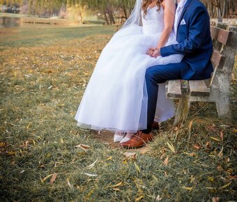 Princeznovské svadobné šaty so závojom a korunkou - 4