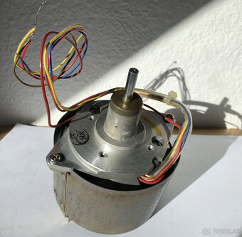 Capstan motor Akai SCM-200 - 4