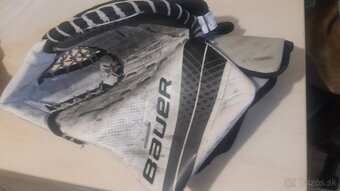 Brankarska vystroj  Bauer +korcule a prilba - 4