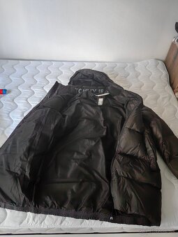 Čierna bunda Tommy jeans - 4