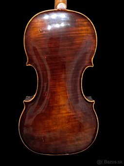Husle 4/4 - 4