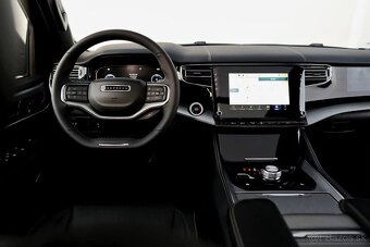 SUV Jeep Wagoneer - 4