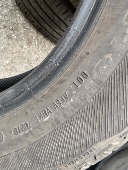215/60R16 - 4