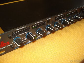 DBX COMPRESSOR/LIMITER - 4