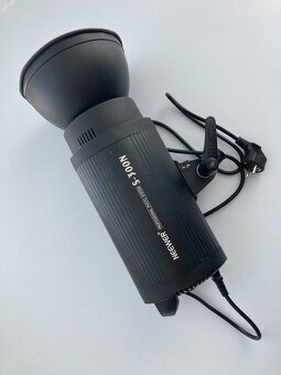 Štúdiové svetlo - Blesk NEEWER S300N - 4