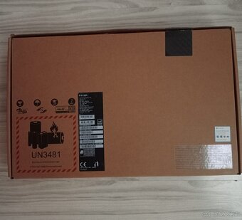 Predám notebook Asus E510M - 4