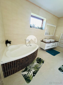 Reality KOMPLEX s.r.o., Vám ponúka na predaj moderný 4-izbov - 4