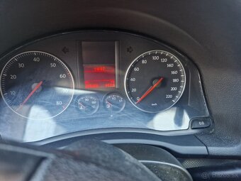 Volkswagen Golf V 1.4 55kW benzín - 4