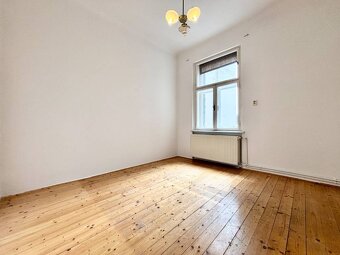 PREDAJ - Stromestský 4izbový byt s vysokými stropmi, 116m2, - 4