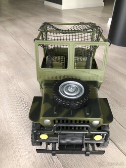 Vojenské auto a vojaci - 4
