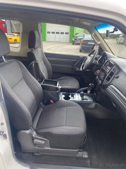 Mitsubishi Pajero - 4