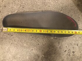 Tenisky Asics veľl. 32,5 - 4