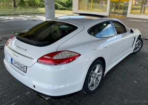 Porsche Panamera - 4