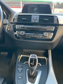 BMW 120i - 4