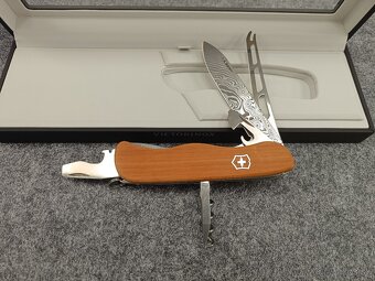 Victorinox Special Picknicker Damast Limited Edition 2022 - 4