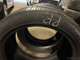 285/40R21 - 4