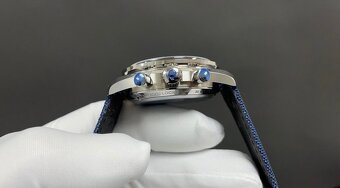 Omega Speedmaster Moonwatch - 4