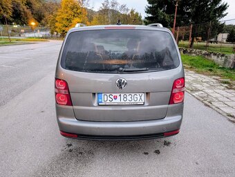 Volkswagen Touran 2.0 TDI DSG - 4