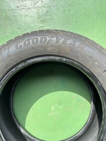 215/65 R17 99T GOOD YEAR ULTRAGRIP ICE SUV - 4
