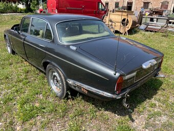Jaguar XJ - 4