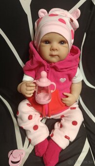 Realistická bábika Amélia - 4