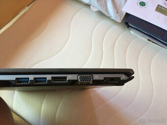 Predám notebook Fujitsu LIFEBOOK U Series - 4